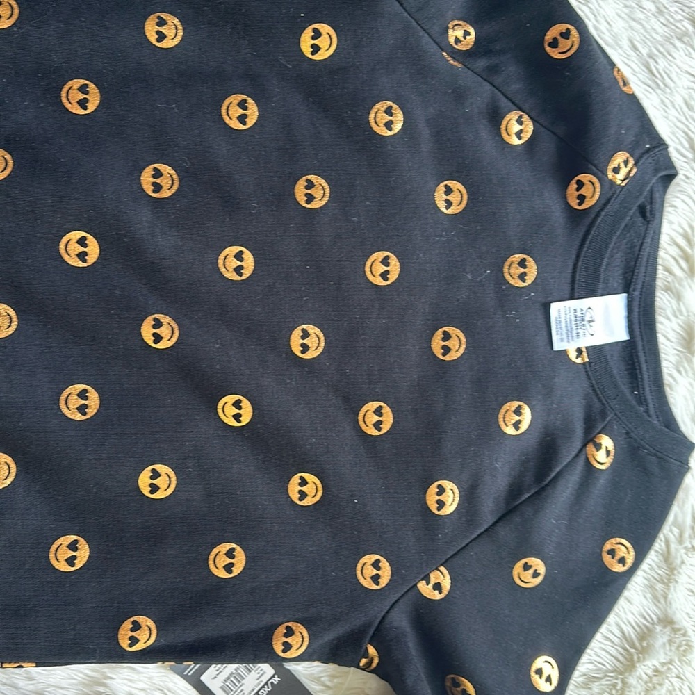 New size XL 14-16 kids sweatshirt.